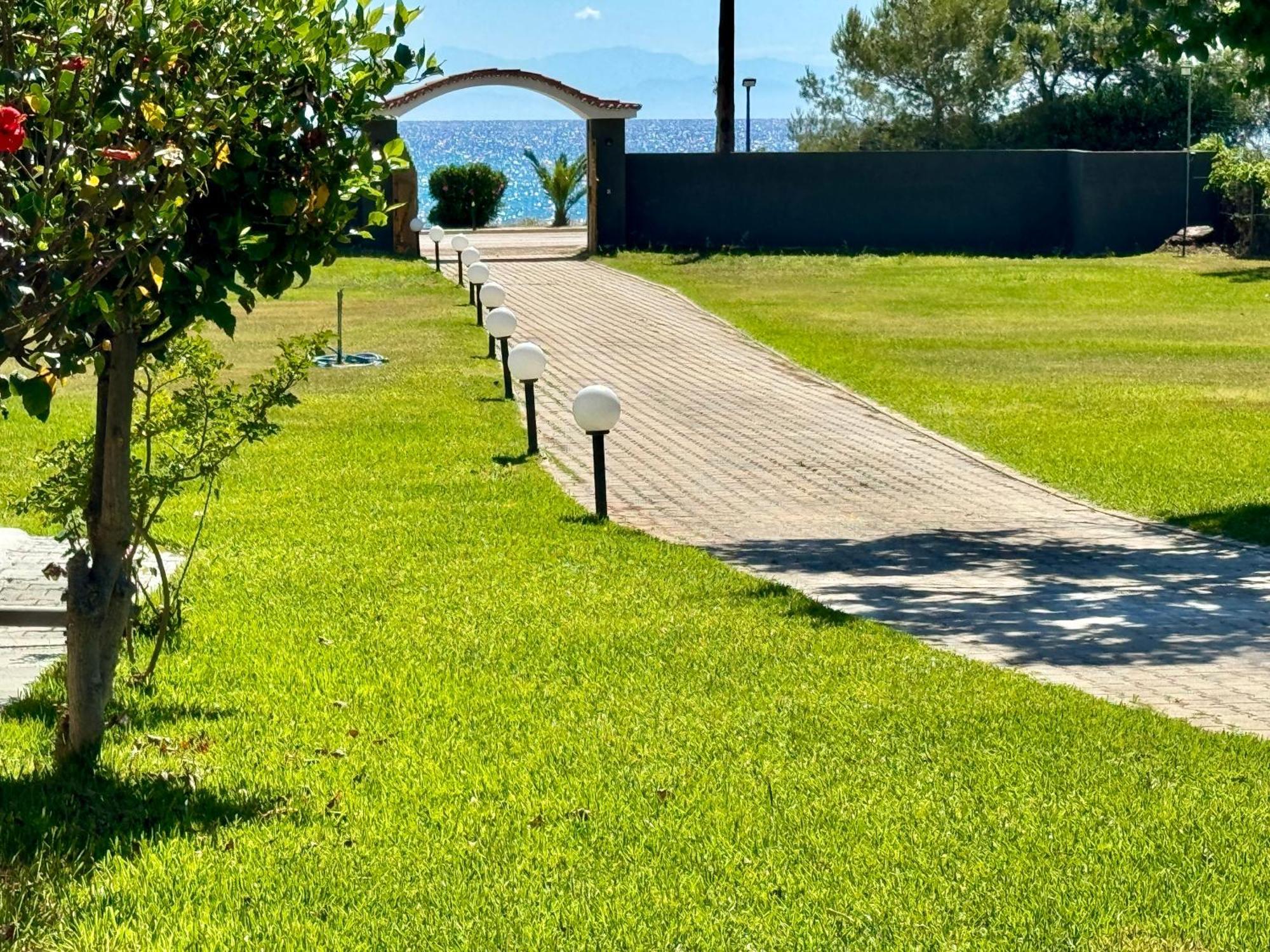 Gazonia Family Estate Hotel Skala  Екстериор снимка